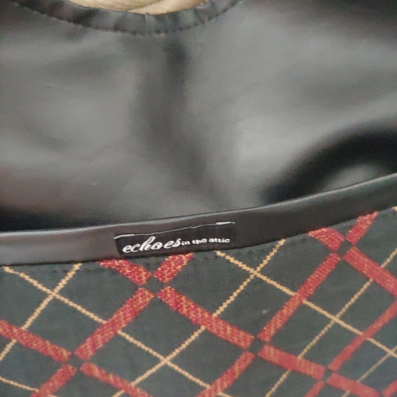 Canadian, handmade, vegan-leather, upycled eco handbag/purse - Picture 5 of 7